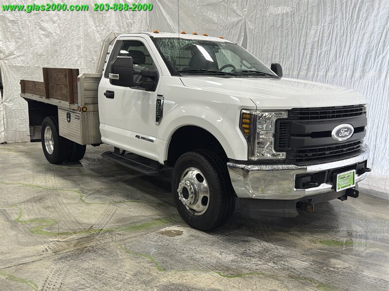 ford f-350 super duty chassis cab 2019 1FDRF3HT3KDA08932 image ford f-350 super duty chassis cab 2019 1FDRF3HT3KDA08932 image